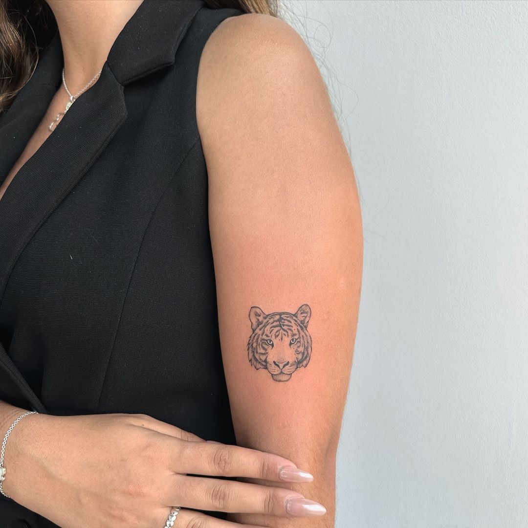 MOB Tattoo fineline 10